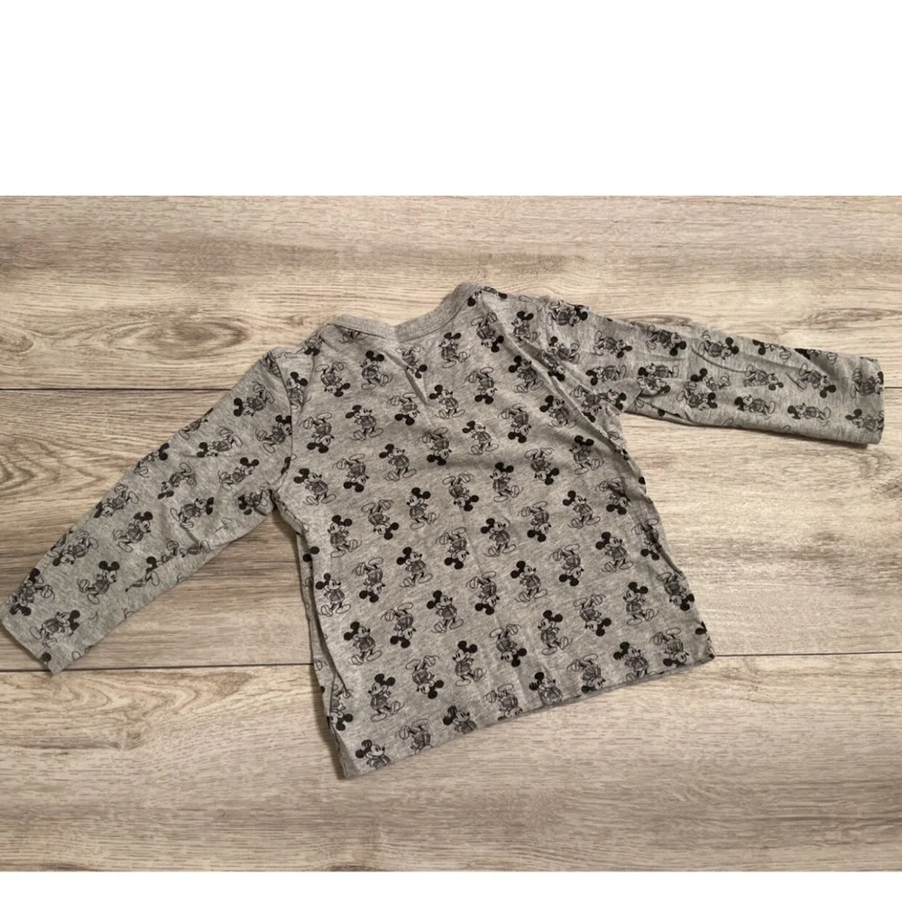 Gap Disney Mickey Size 3 Gray And Black Outfit With Pocket On Top